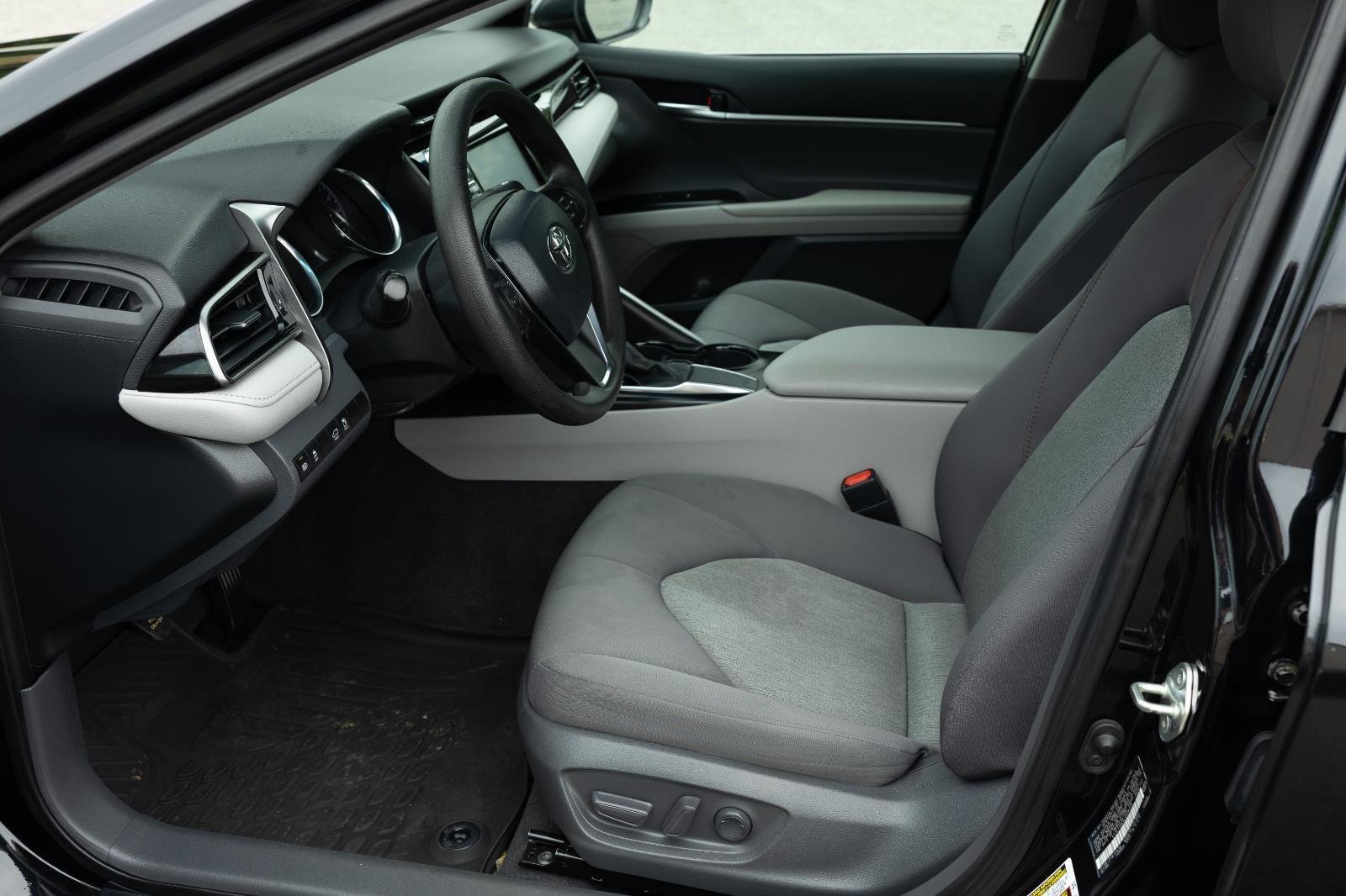 Used 2020 Midnight Black Metallic Toyota LE image 11