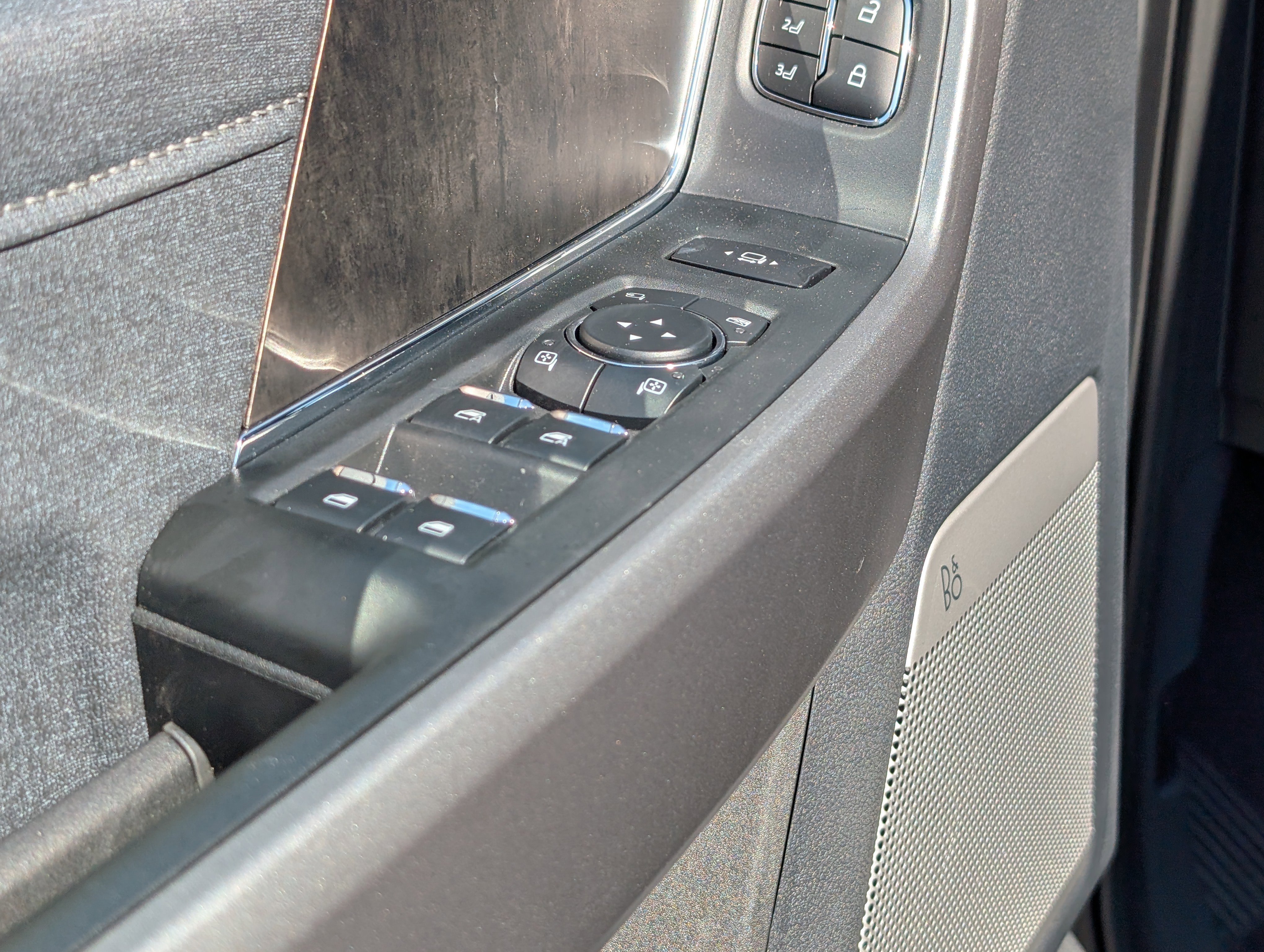 New 2026 Oxford White FORD F-350® Lariat® image 17