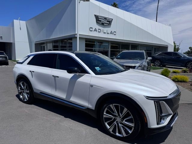 2025 Cadillac LYRIQ Luxury 3