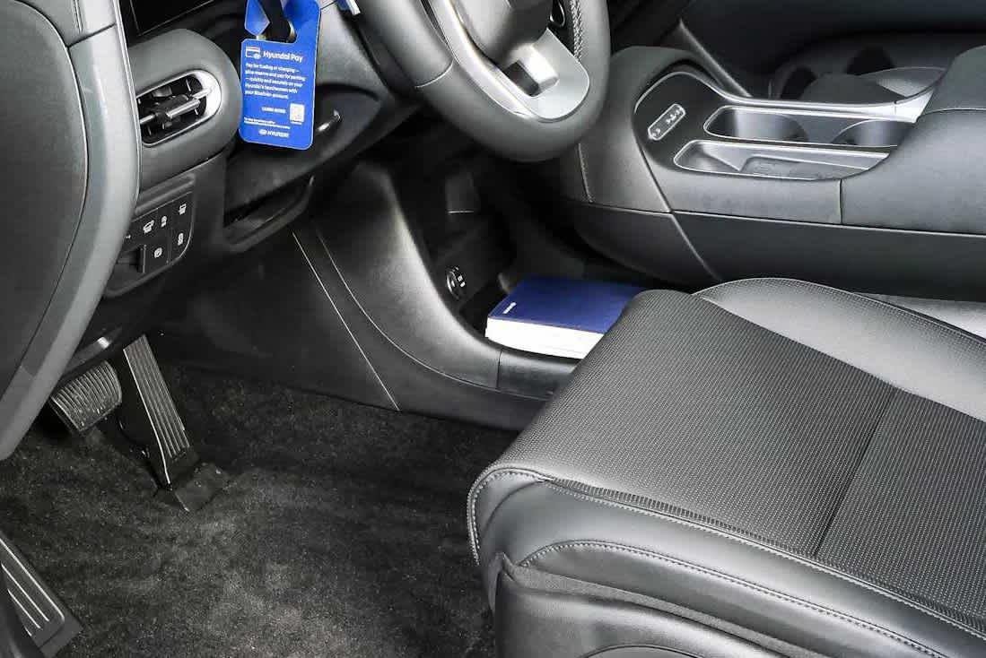 New 2026 Abyss Black Pearl Hyundai SEL Premium FWD image 17