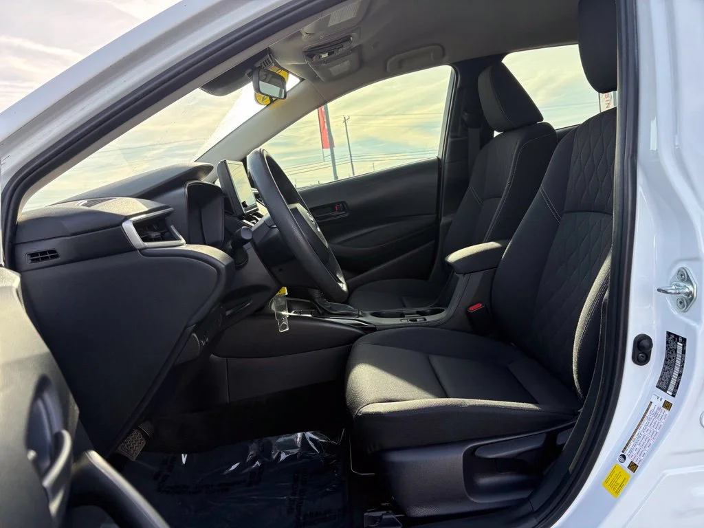Used 2023 White Toyota LE image 25