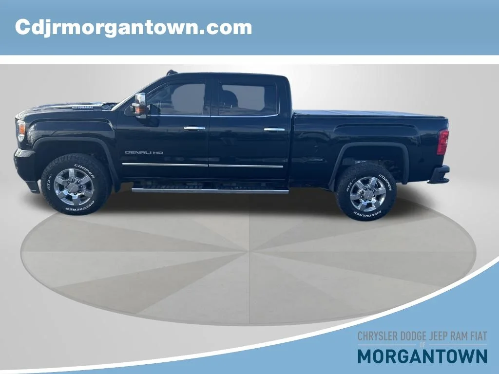 2019 GMC Sierra 4WD Crew Cab Standard Box Denali's photo