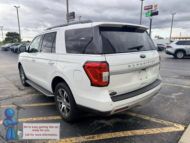 Used 2022 White Metallic Ford XLT image 3