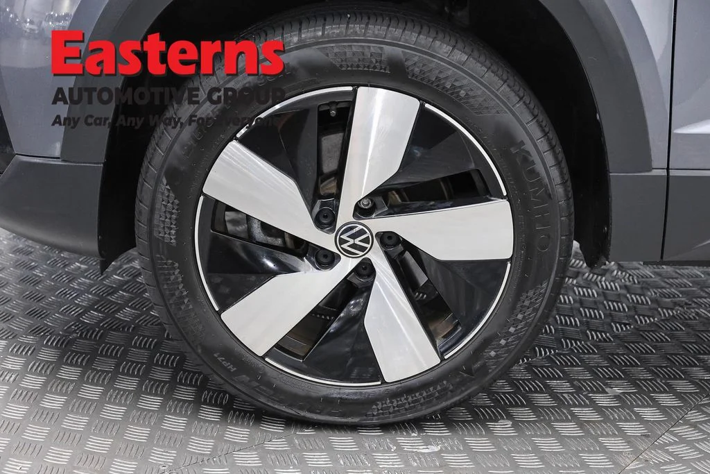 Used 2024 Gray Volkswagen 1.5T S image 32