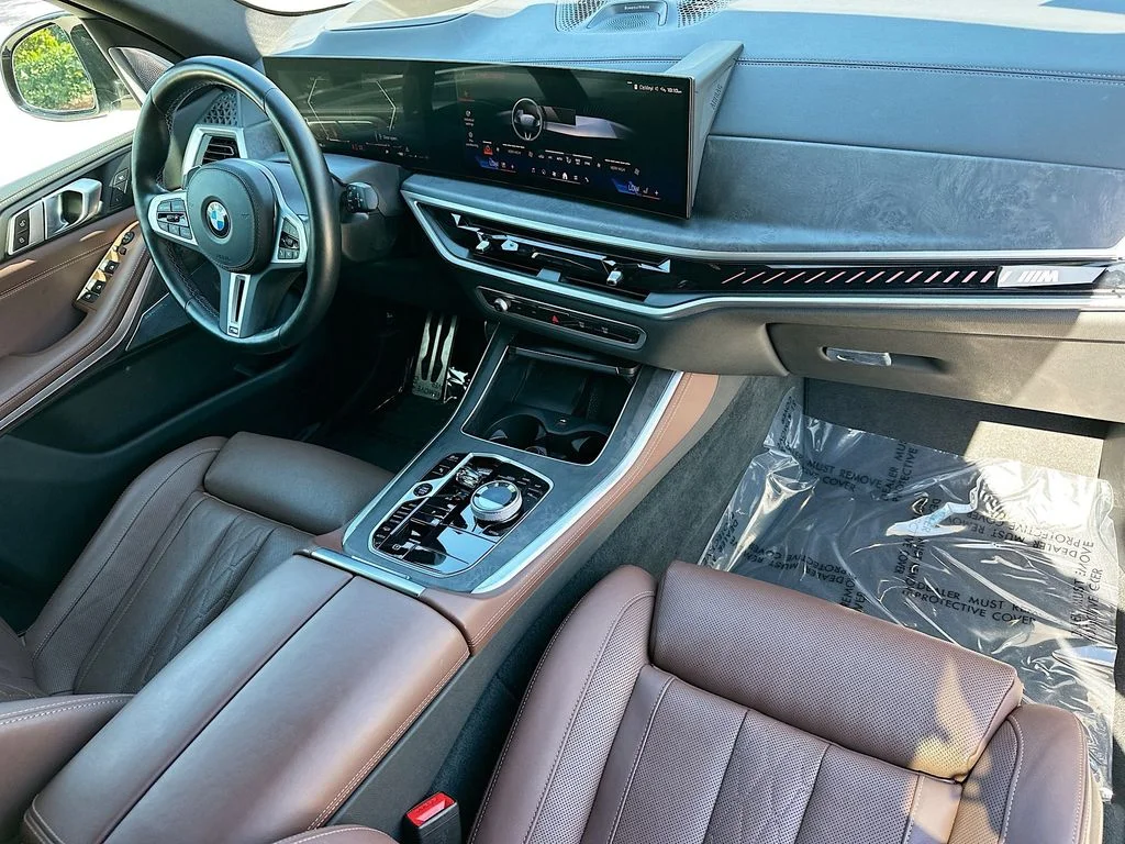 Used 2024 Blue BMW M60i image 27