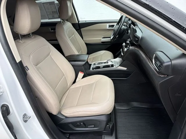 Used 2021 White Ford Limited image 27