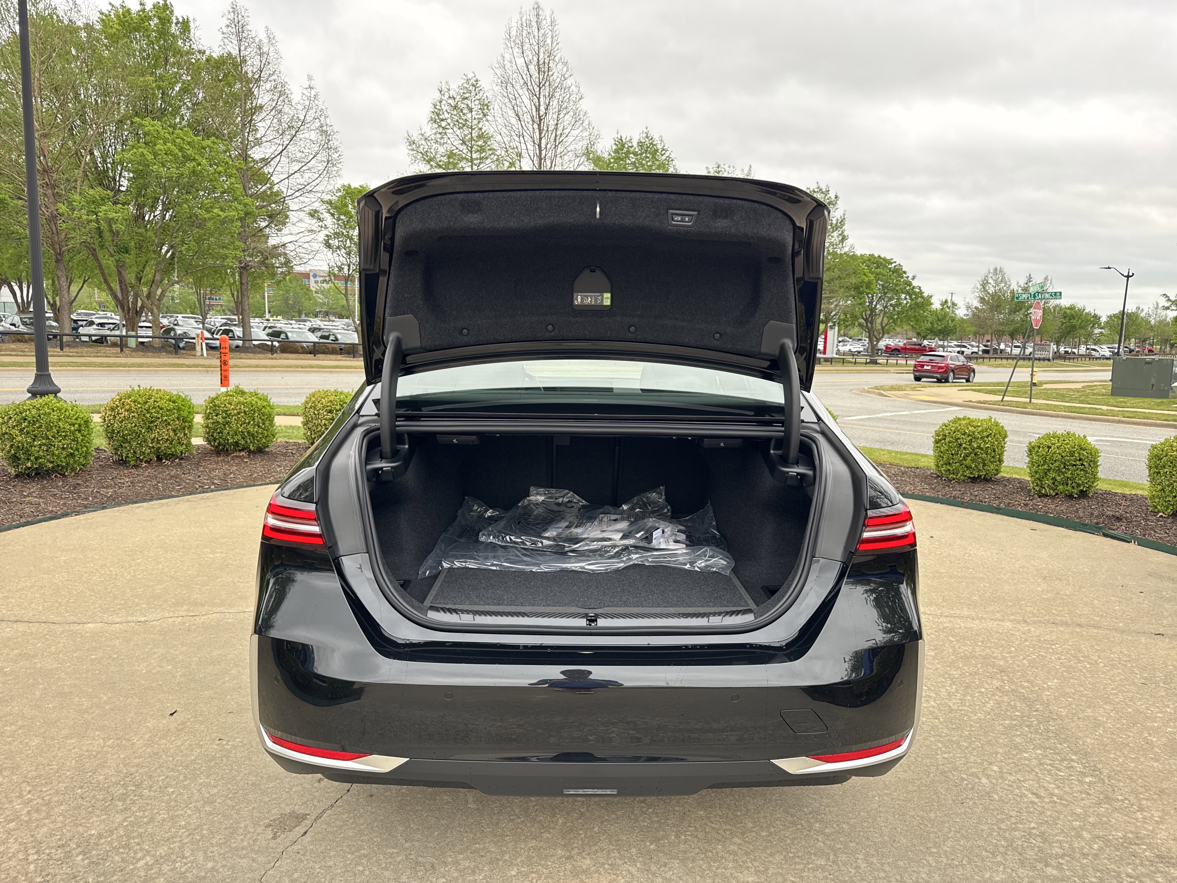 New 2026 BLACK SAPPHIRE BMW 530i xDrive image 25