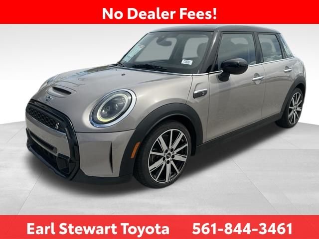 Used 2023 Gray MINI Signature image 9