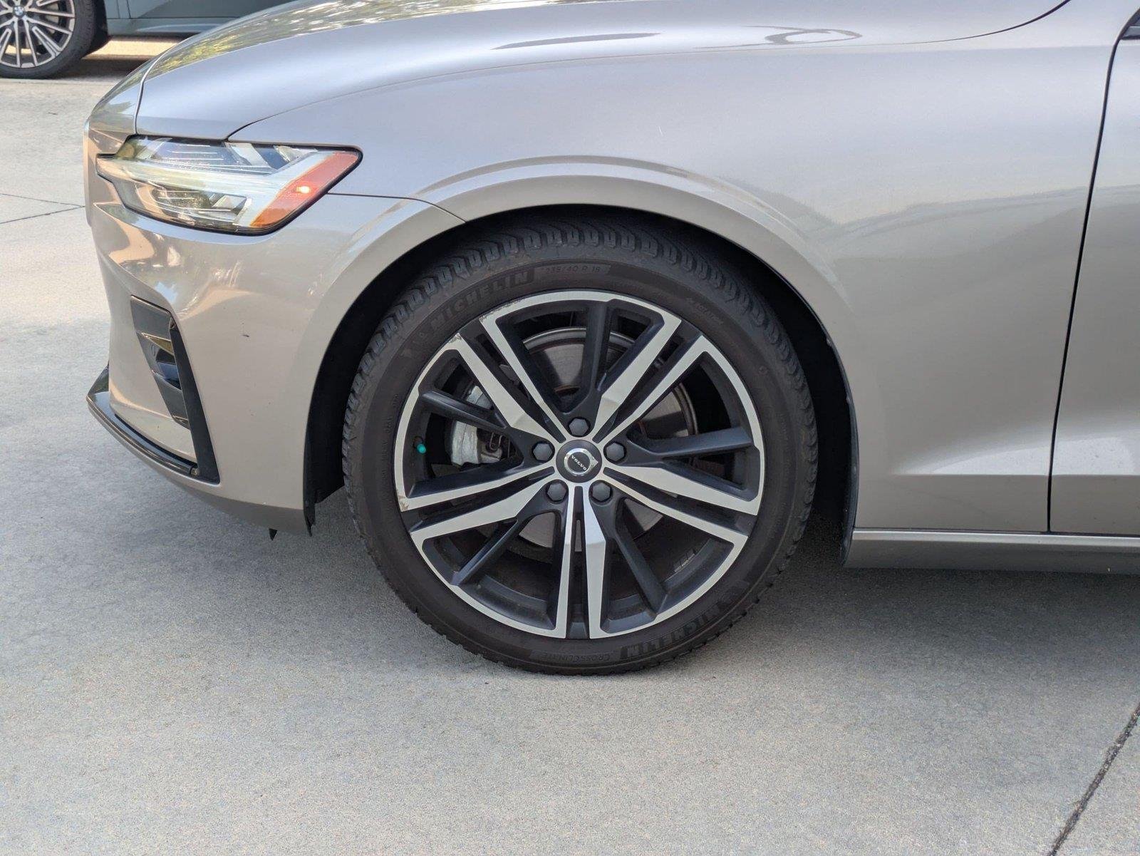 Used 2020 Pebble Grey Metallic Volvo R-Design image 8