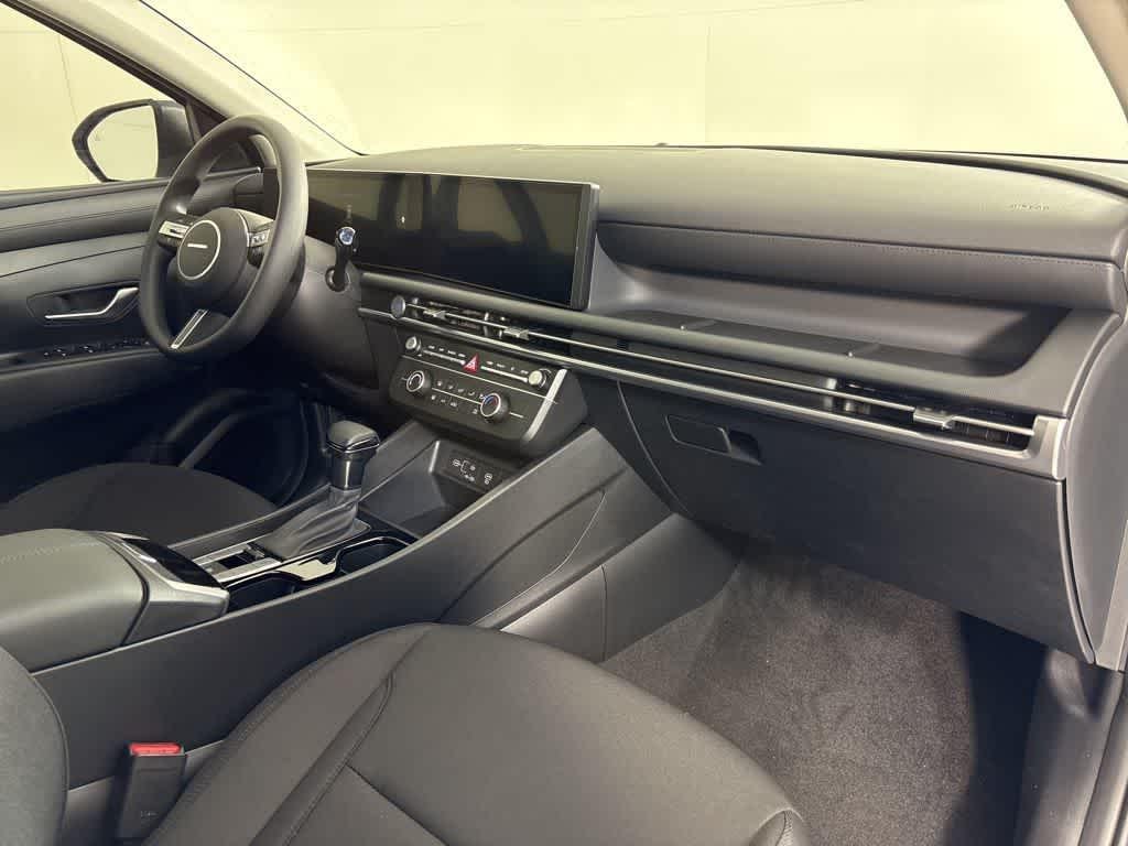 New 2026 Serenity White Pearl Hyundai SE FWD image 11
