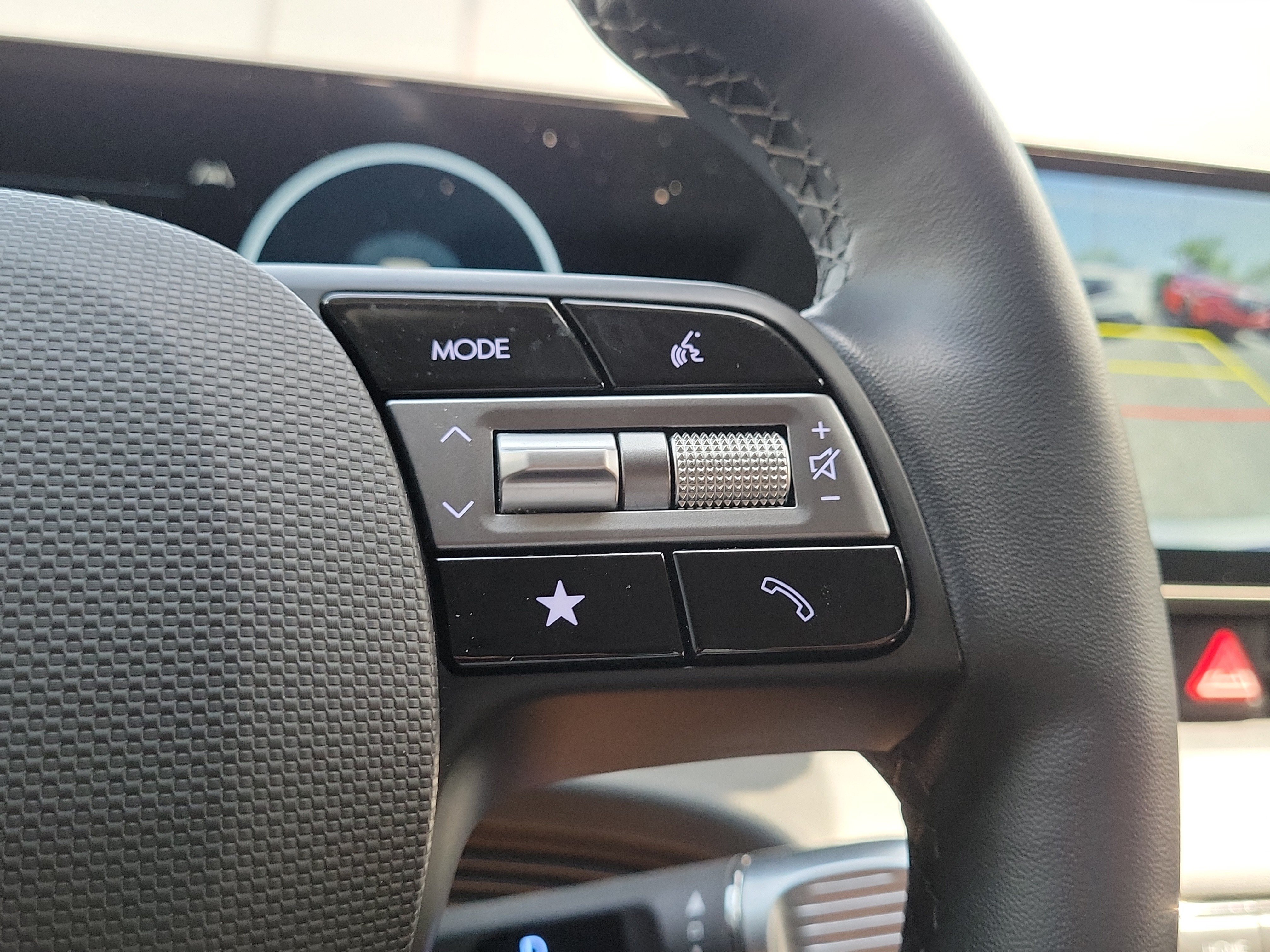 Used 2025 Teal Hyundai SE image 31