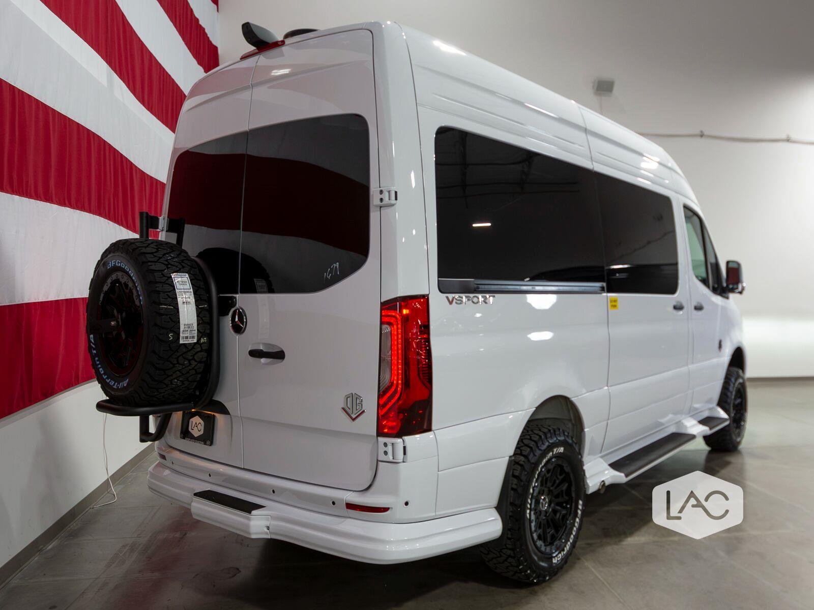 New 2027 Arctic White OGV LUXURY COACH 7-Passenger AWD ADV PKG 1.1 image 5