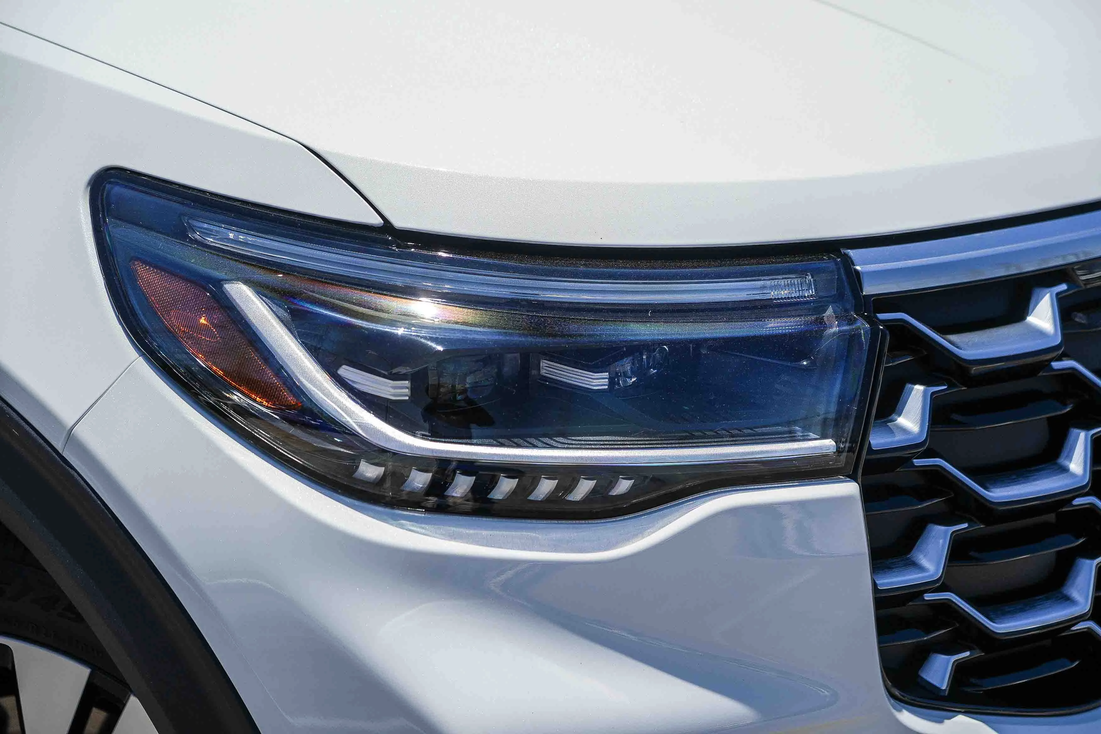 New 2026 Star White Metallic Tri-Coat Ford Platinum™ image 2