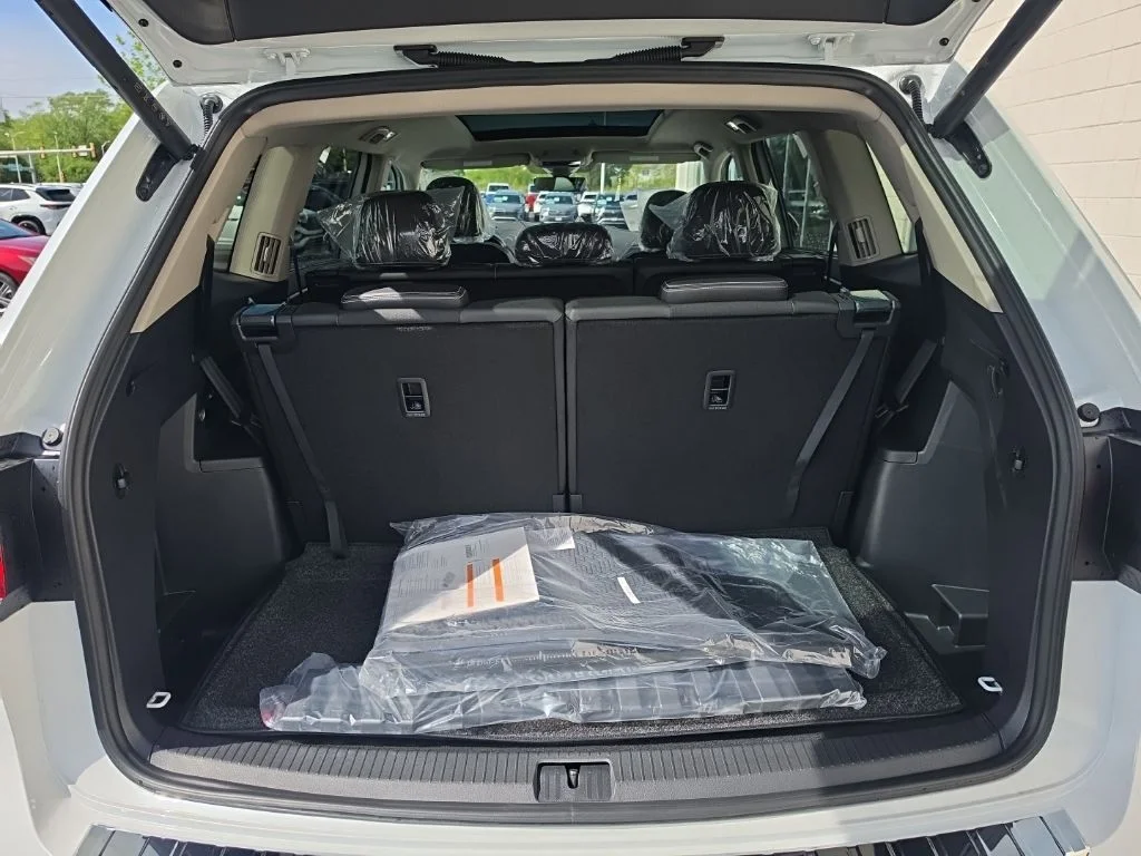 New 2026 Opal White Pearl Volkswagen 2.0T SEL image 17
