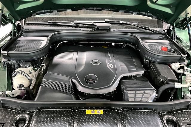 New 2026 MANUFAKTUR Ireland Mid Green Metallic Mercedes-Benz GLS 450 image 21