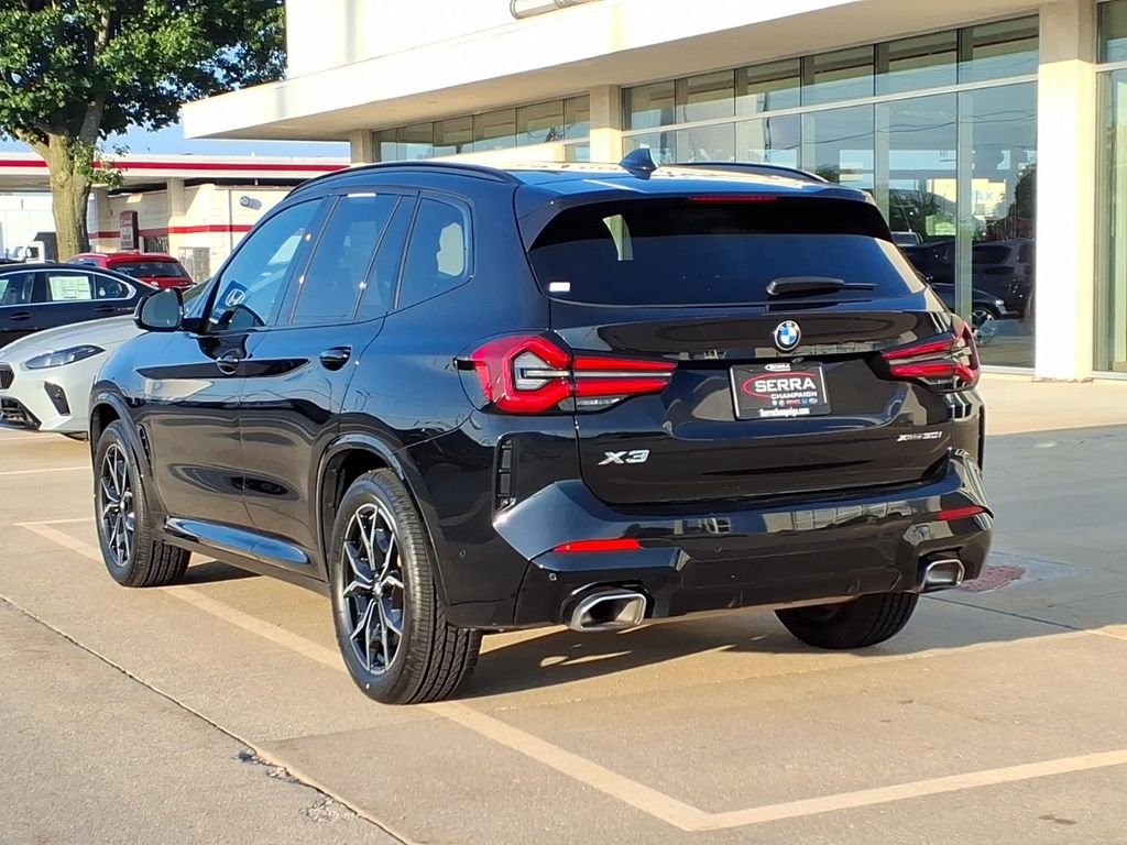 Used 2024 Black Sapphire Metallic BMW xDrive30i image 13