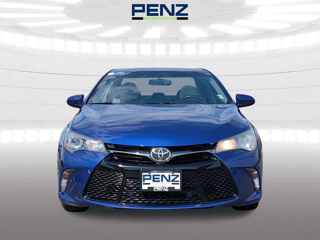 Used 2015 Toyota Camry SE with VIN 4T1BF1FKXFU947971 for sale in Rochester, Minnesota