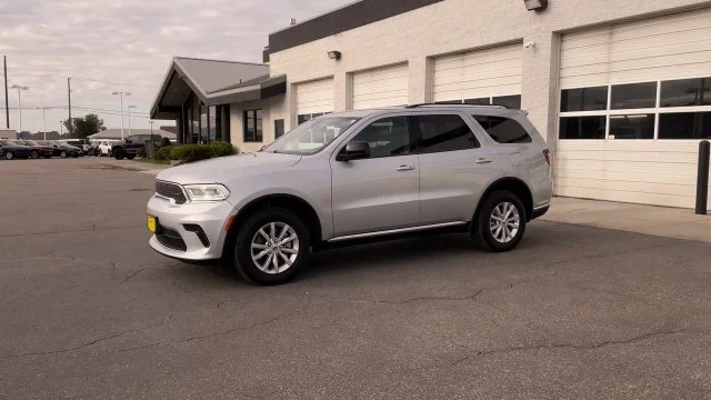 Used 2024 Silver Dodge SXT image 4