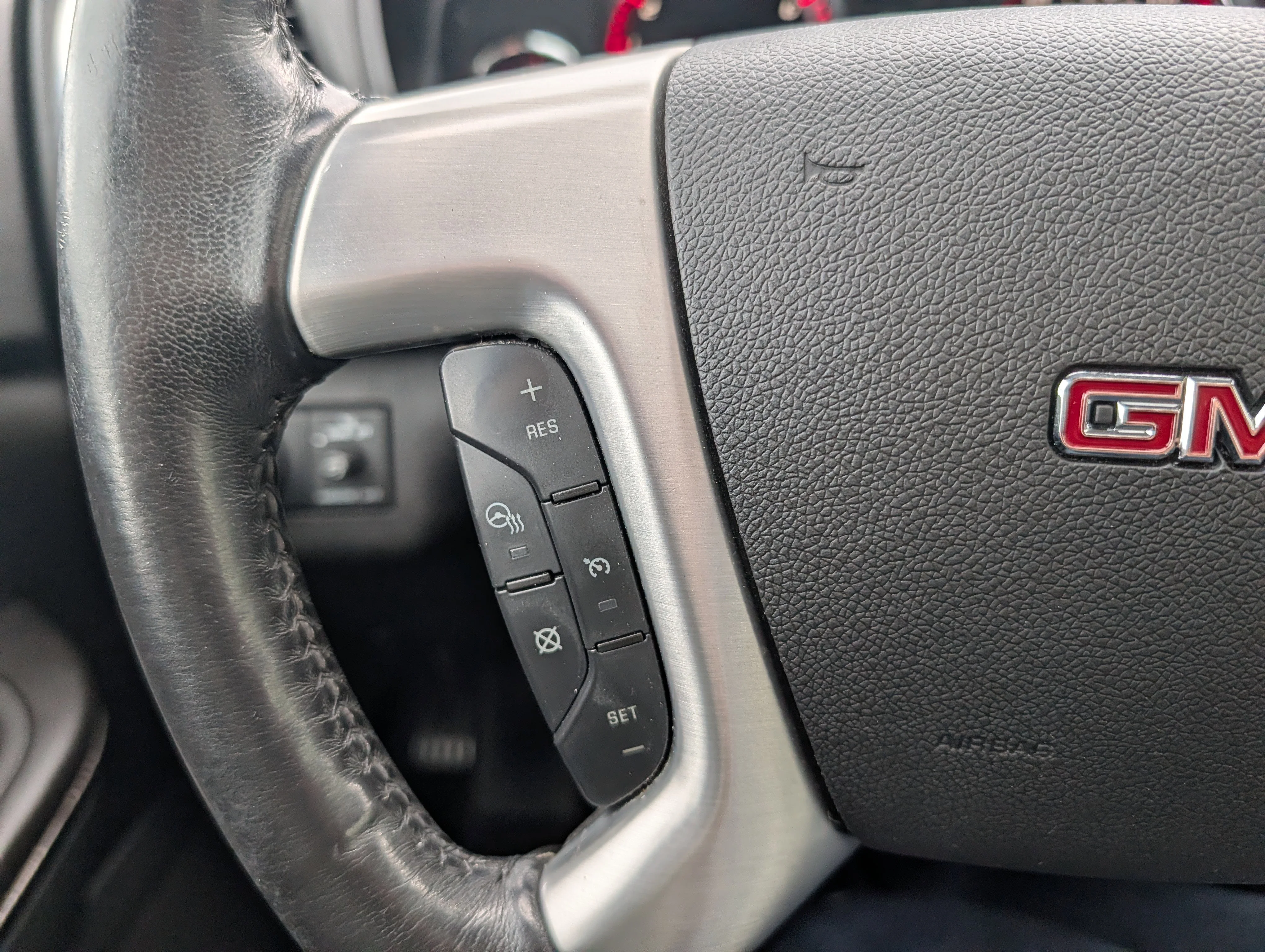 Used 2017 Ebony Twilight Metallic GMC Limited image 28