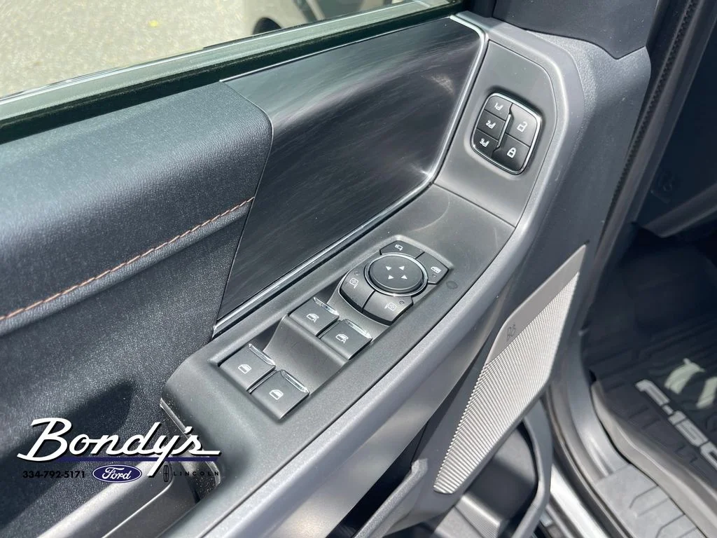 Used 2025 Gray Metallic Ford Lariat image 8