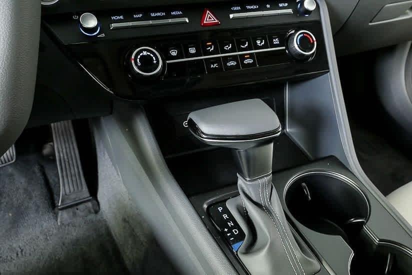 New 2026 Carbon Blue Hyundai SE image 89