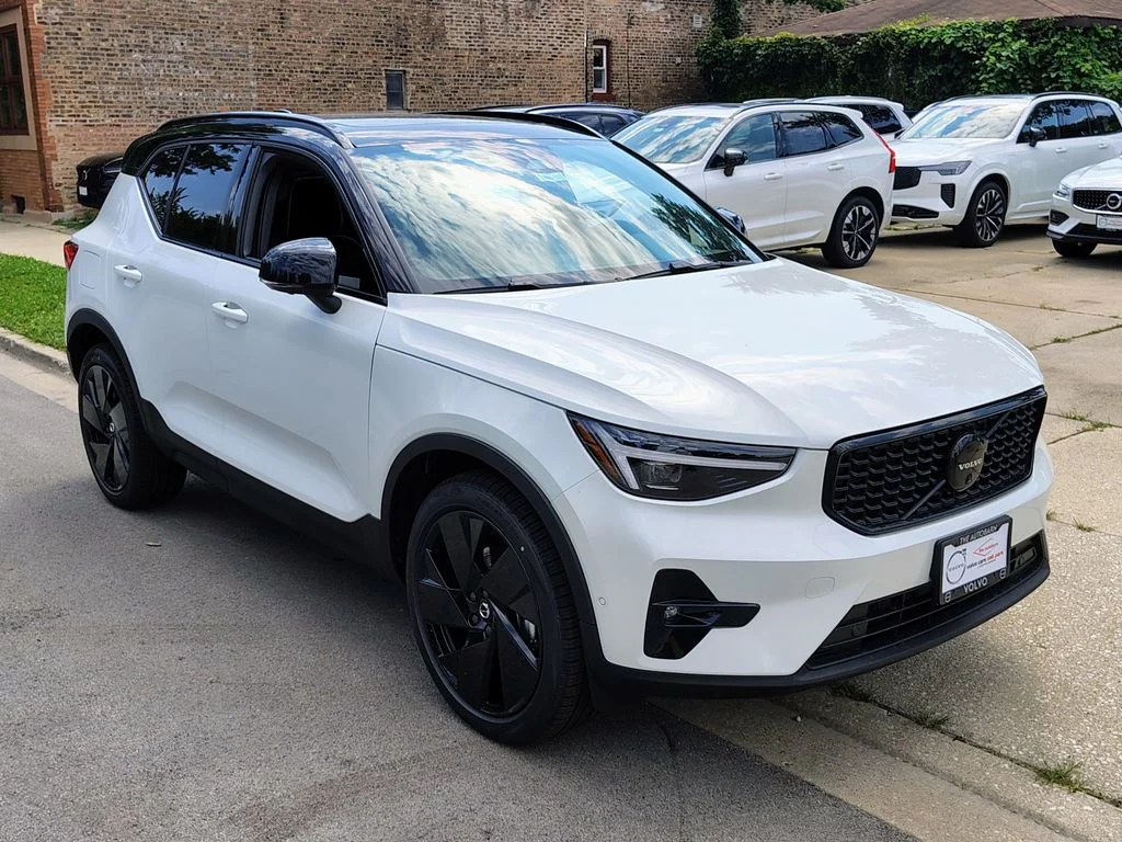 New 2026 Crystal White Volvo Ultra image 4