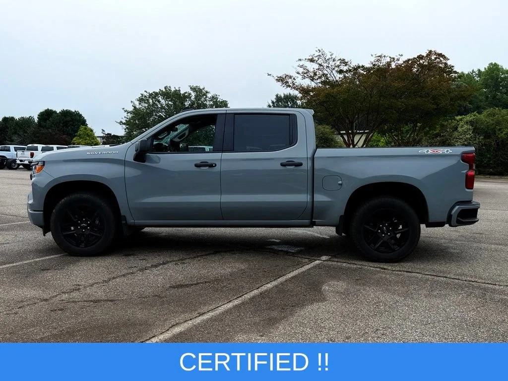 Used 2025 Slate Gray Metallic Chevrolet Custom image 10