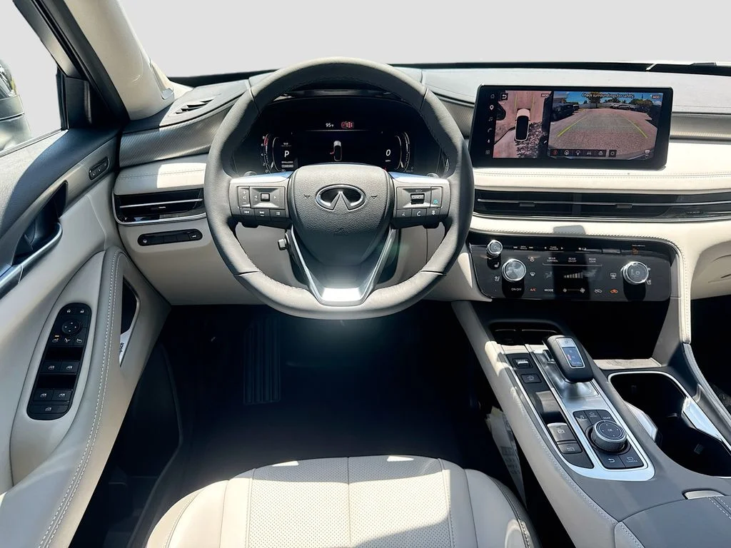 Used 2027 White INFINITI LUXE image 25