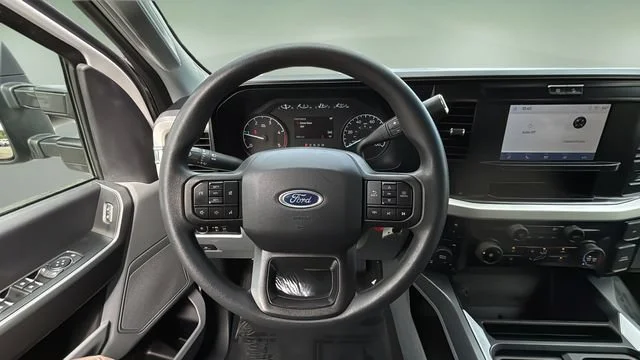Used 2025  Ford XL image 12