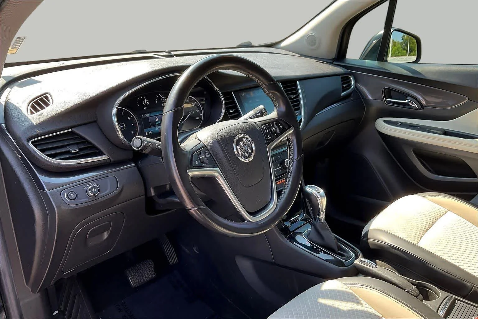 Used 2019 Ebony Twilight Metallic Buick Preferred image 17