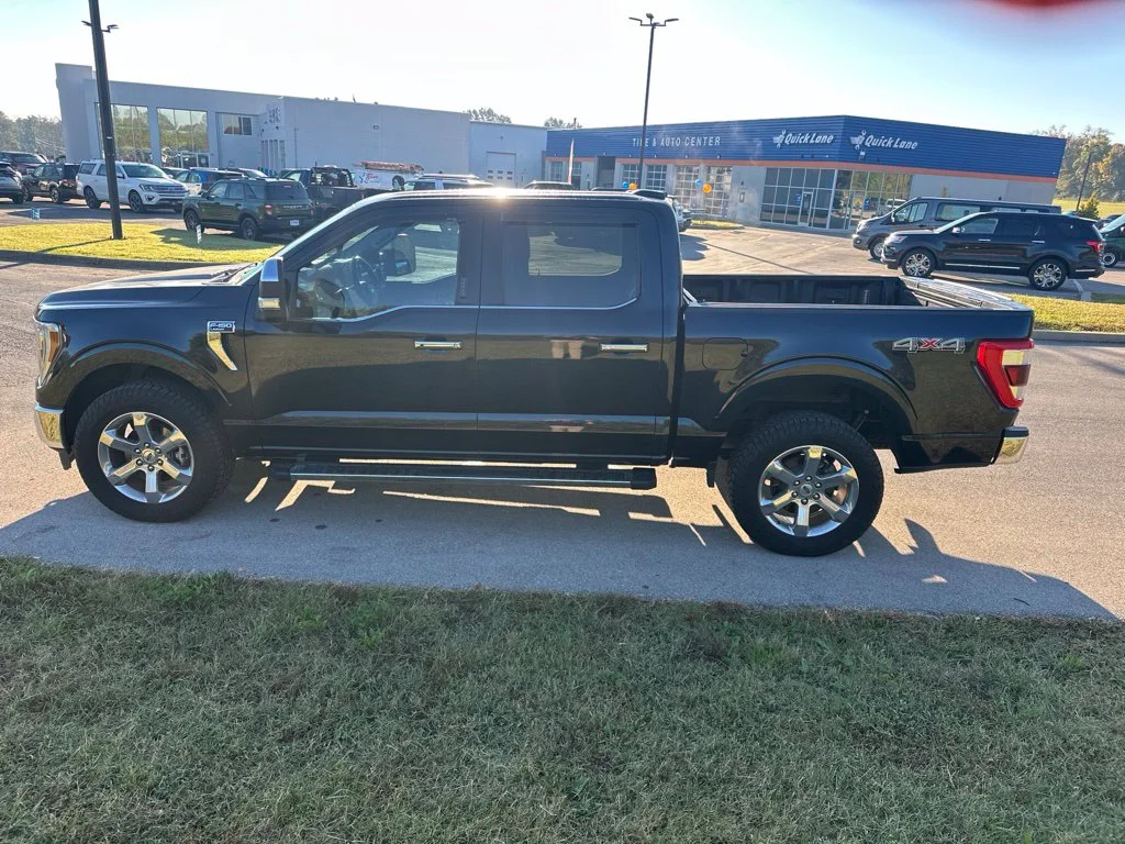 Used 2021 Blue Ford Lariat image 11