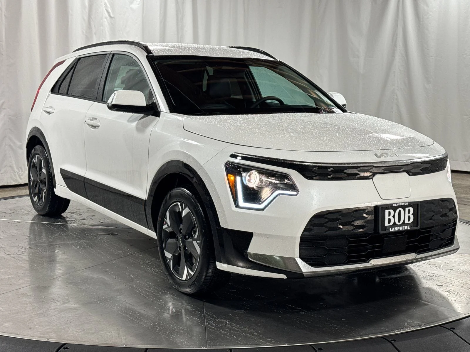 New 2026 Snow White Pearl Kia Wind image 10
