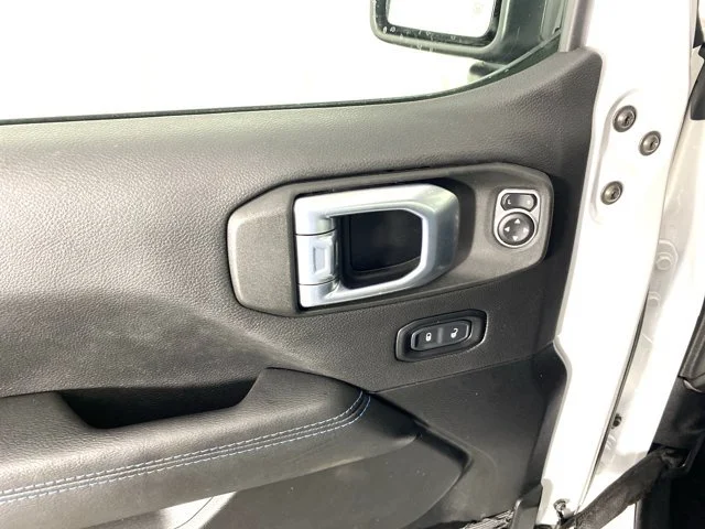 Used 2021 White Jeep Unlimited Rubicon 4xe image 16