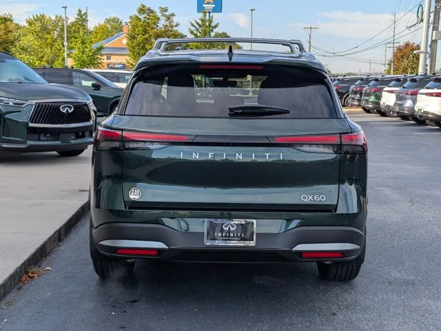 New 2027 DEEP EMERALD INFINITI LUXE image 6