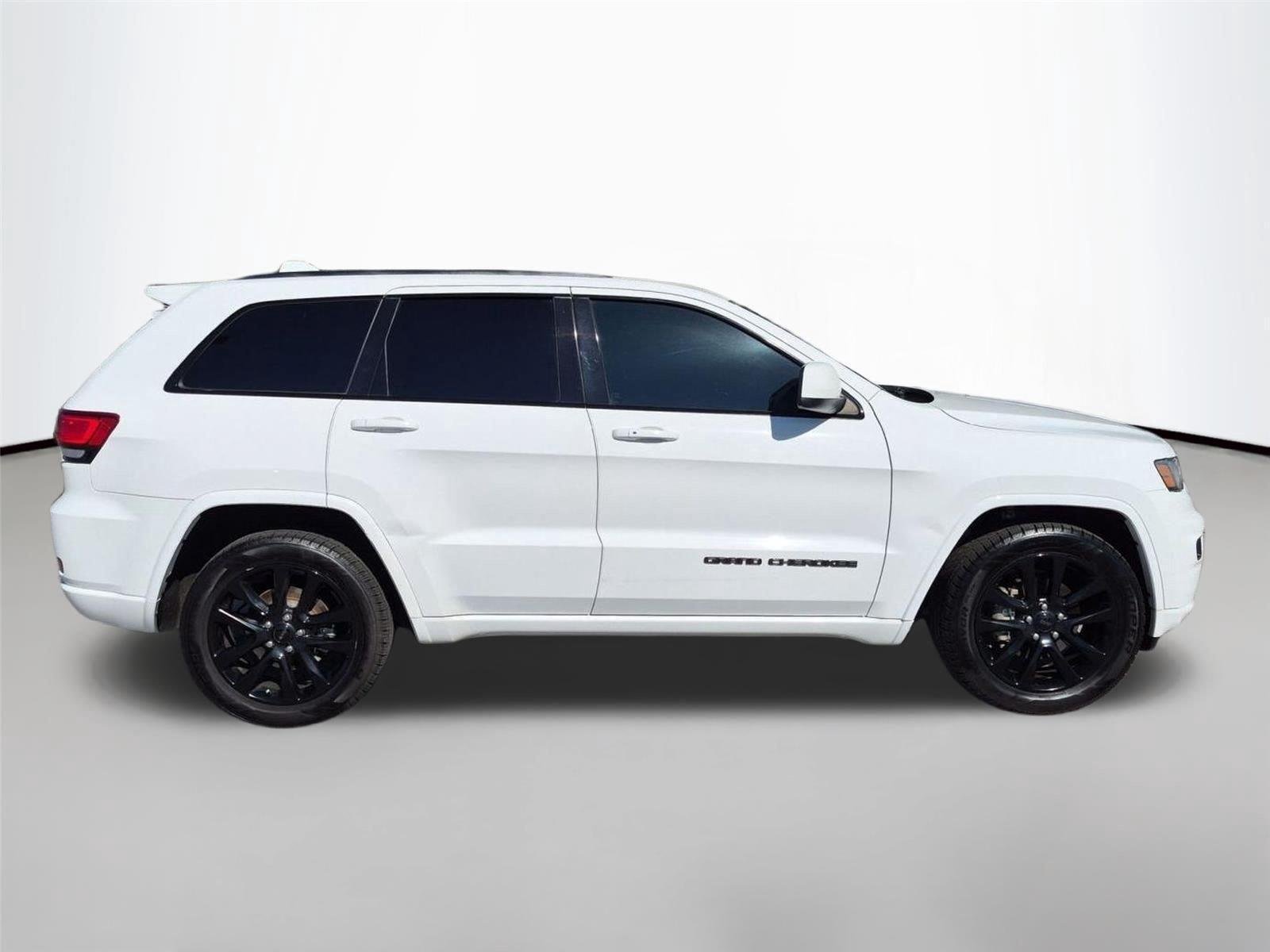 Used 2018 Bright White Clearcoat Jeep Altitude image 6