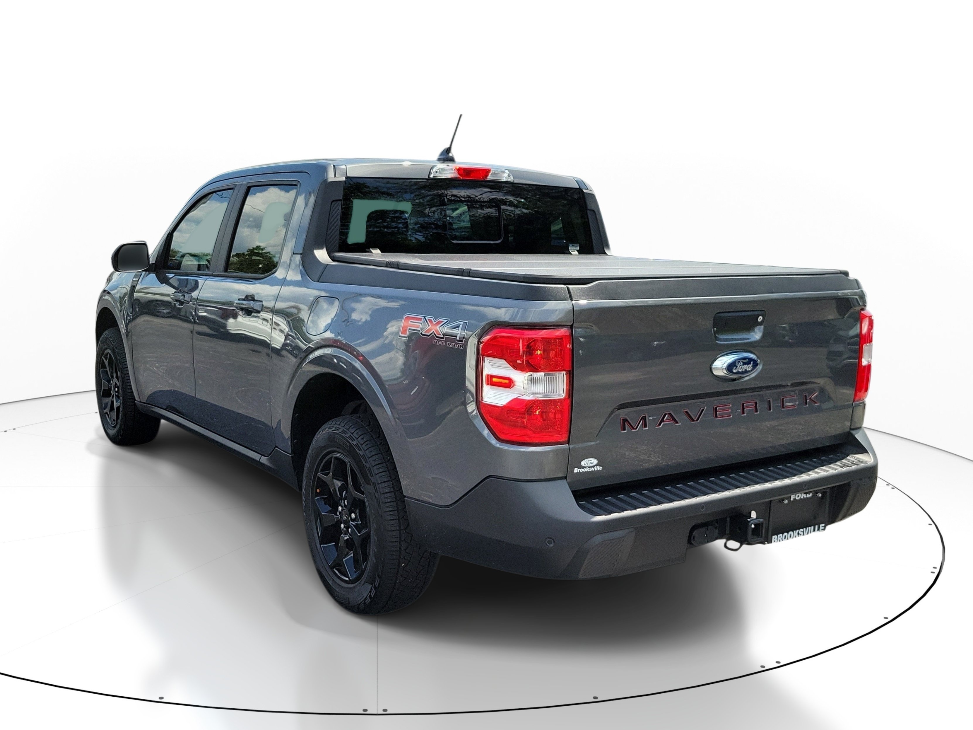 Used 2024 Gray Metallic Ford LARIAT image 3