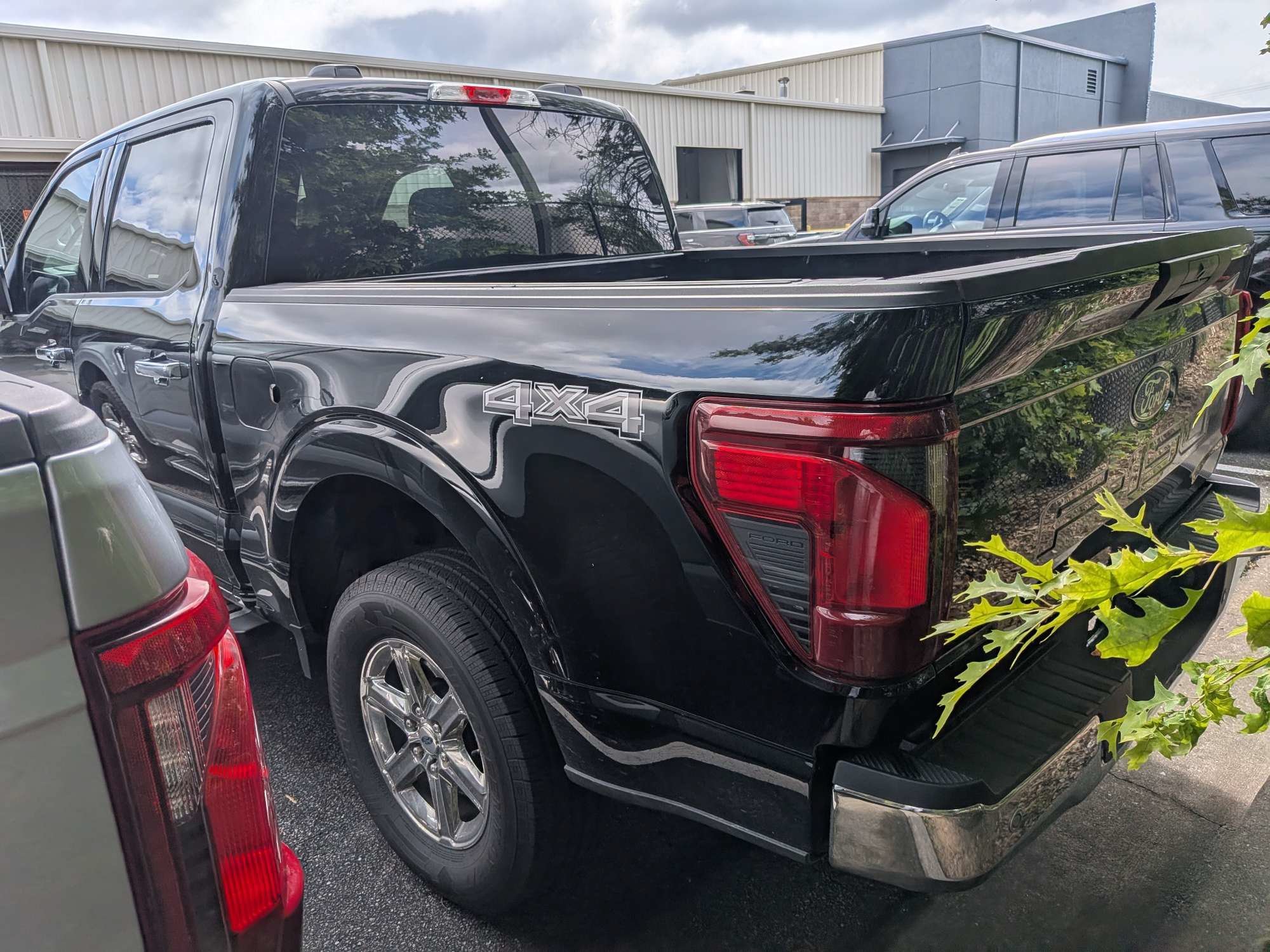 Used 2025 Black Ford XLT image 3