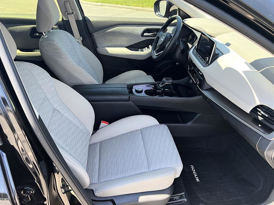 Certified Used 2023 Super Black Nissan SV image 17