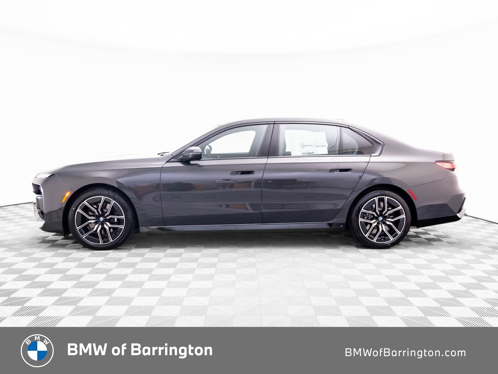 New 2026 Dravit Grey Metallic BMW 760i xDrive image 2