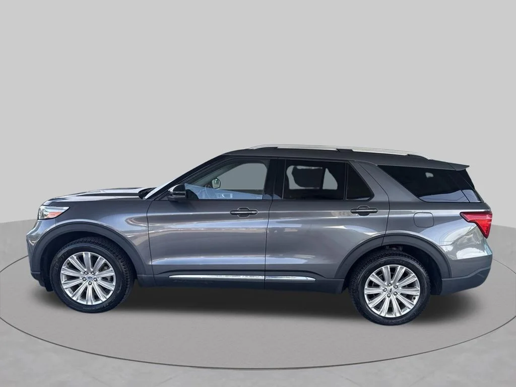 Used 2022 Gray Metallic Ford Limited image 3