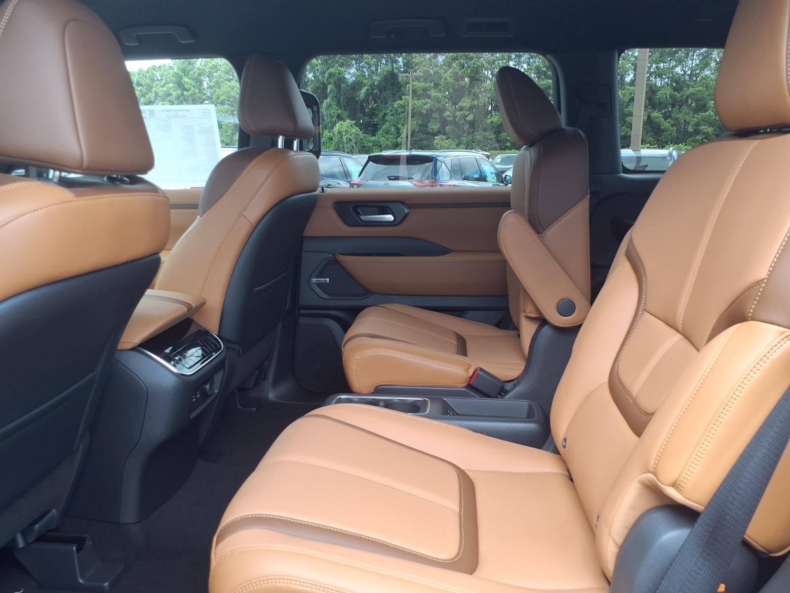 2026 Nissan Armada photo 12 of 25