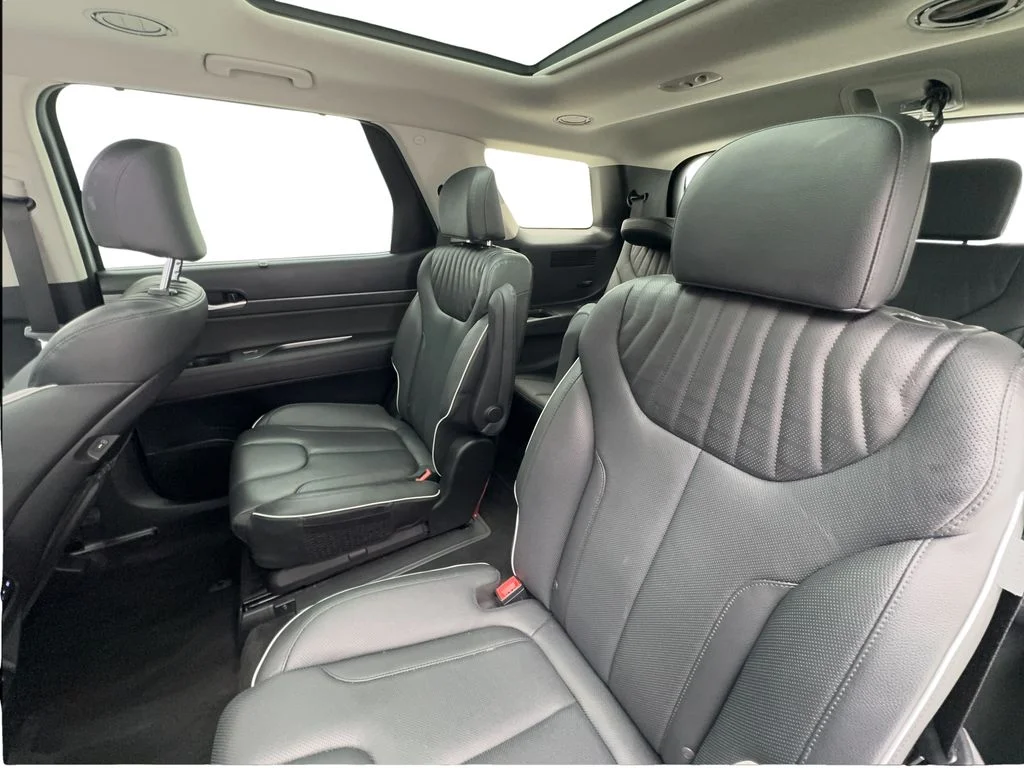 Used 2025 Silver Hyundai Limited image 25