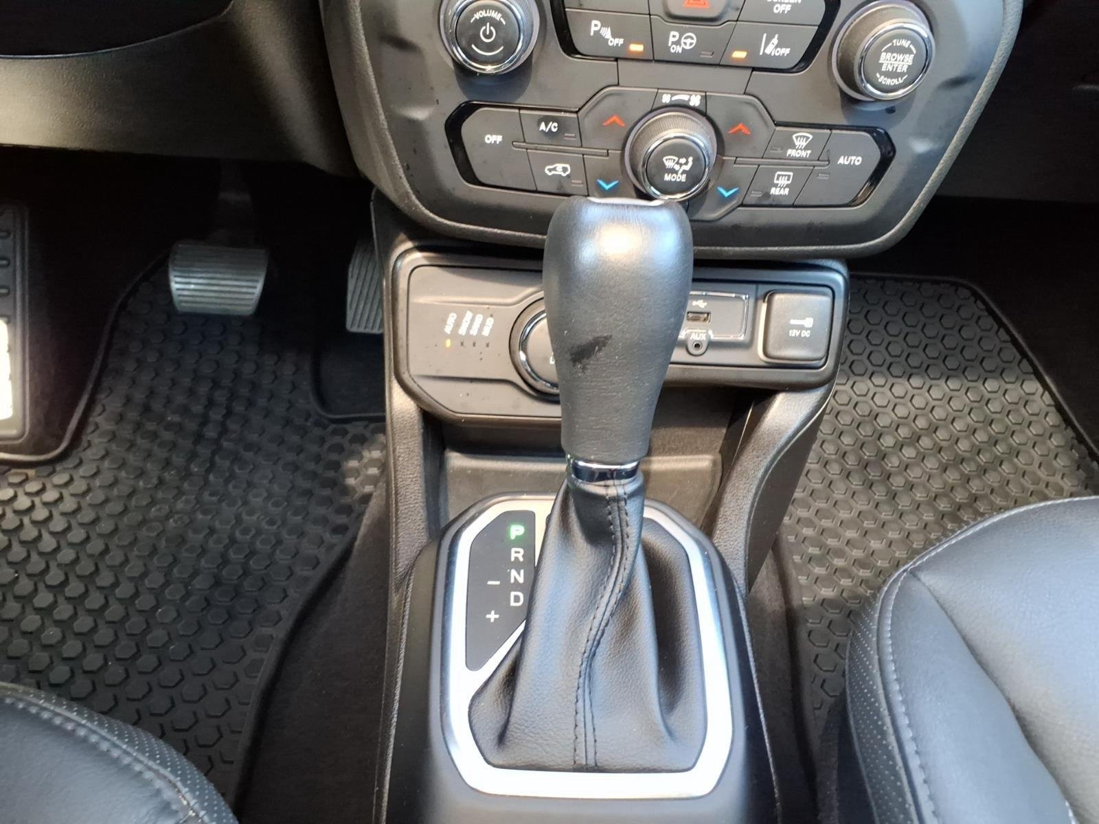Used 2023 Black Clearcoat Jeep Limited image 25
