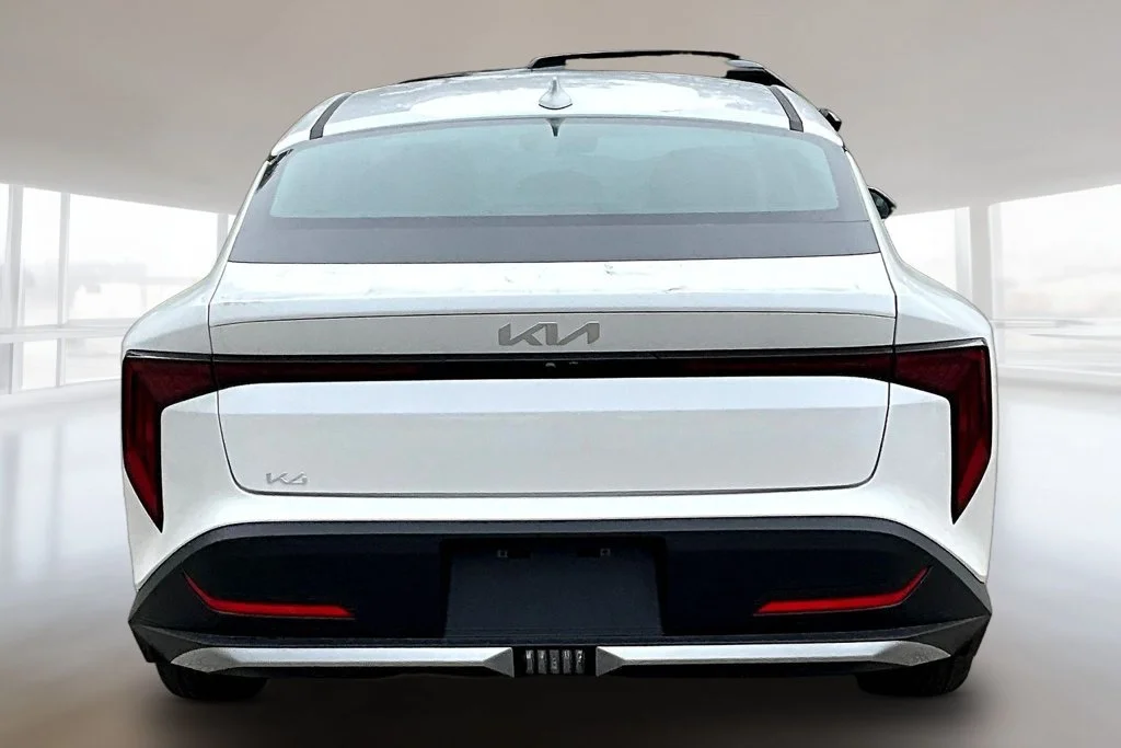 New 2026 Snow White Pearl Kia LXS image 4