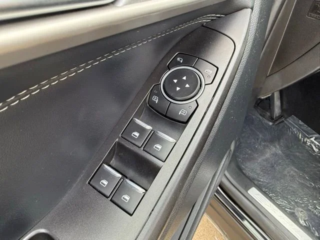 Used 2020 Black Ford Limited image 10