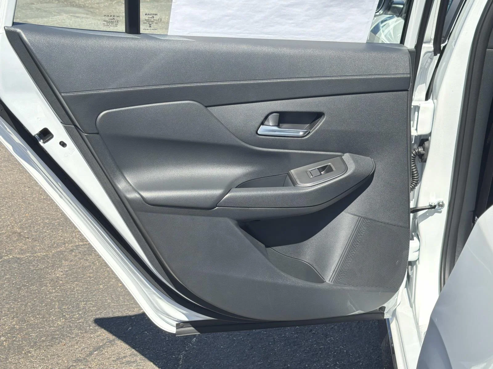 New 2027 Aspen White Tricoat/Super Black Nissan SR image 25