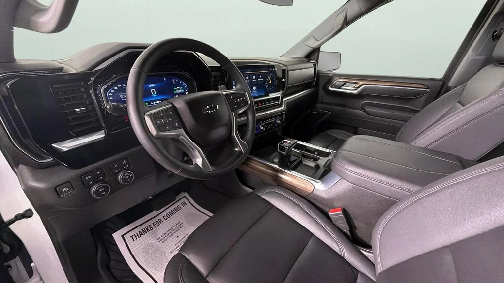Used 2025 Summit White Chevrolet RST image 18
