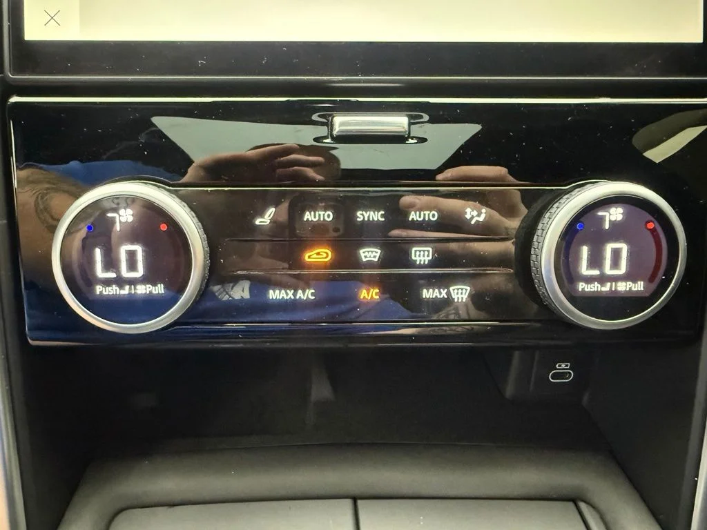 Used 2023  Land Rover S R-Dynamic image 6