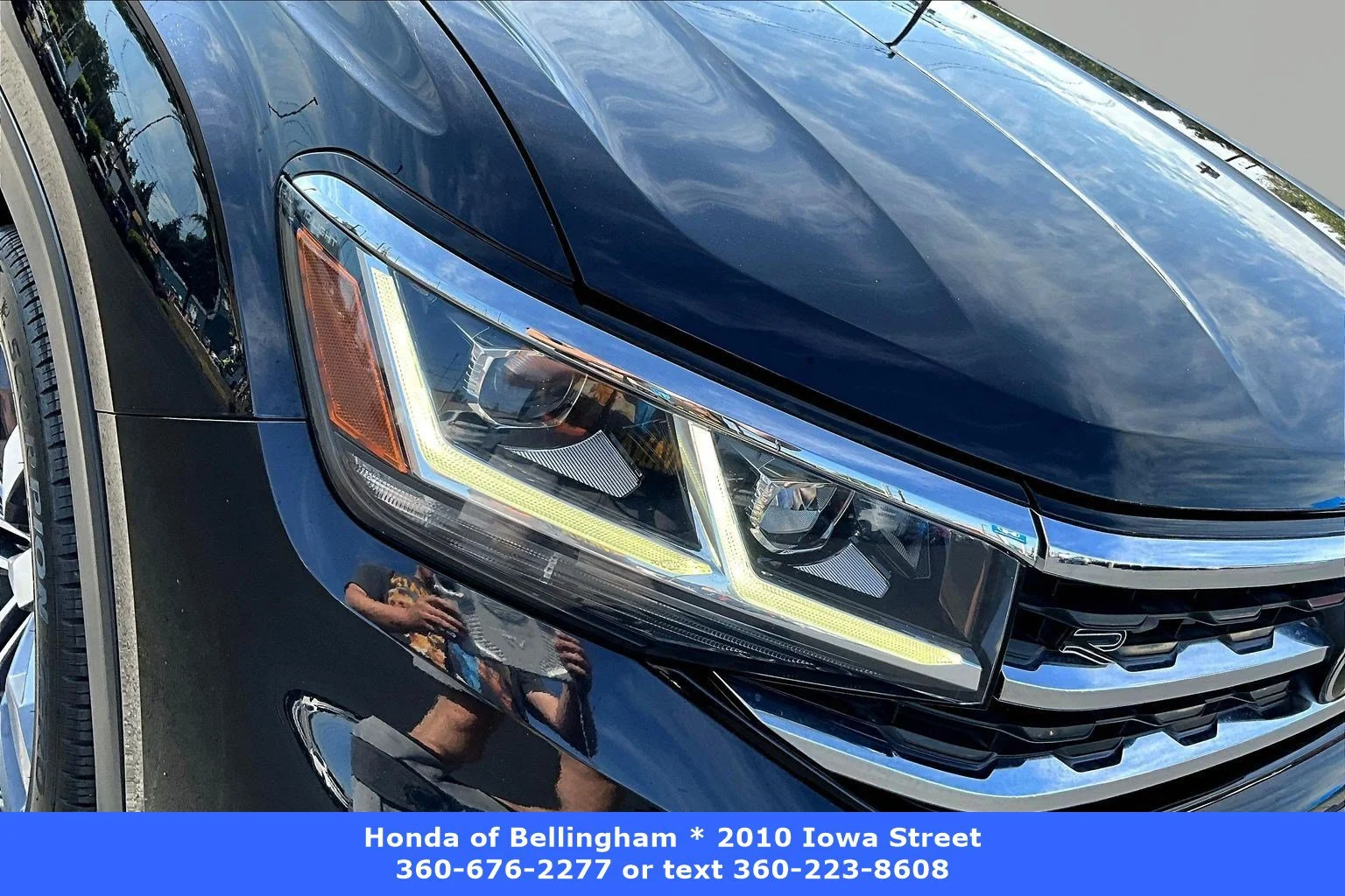 Used 2021 Deep Black Volkswagen 3.6L V6 SEL R-Line image 30