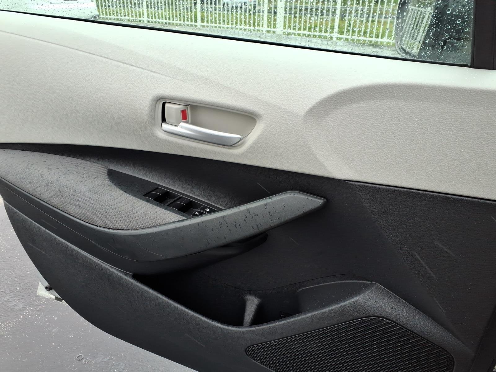 Used 2020 Classic Silver Metallic Toyota L image 25